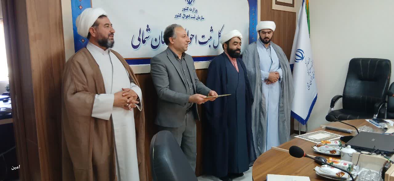 مشخصه‌ی رفتاری هر انسانی، امر به معروف ونهی از منکر آن شخص است.